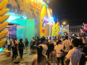 23 FESTIVAL LUA GAO SOC TRANG 2011 - CONG CHINH VAO BAN DEM